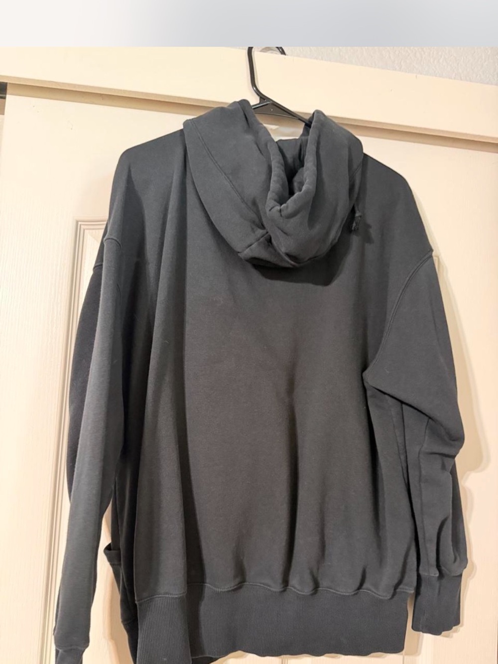 Oversized Woman’s S Nike Sweatshirt - Picture 3 of 4